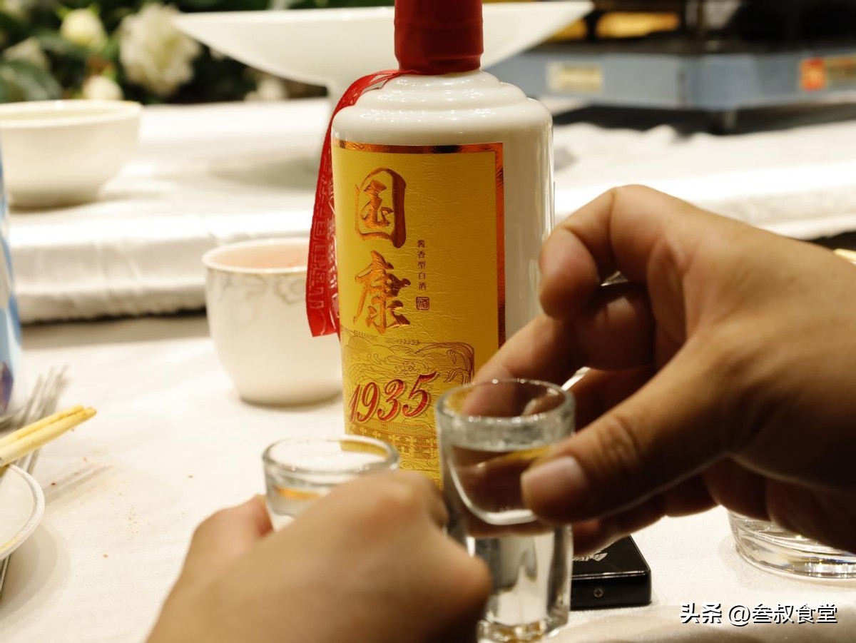 参加酒席，酒品看人品，掌握这4种好习惯，好朋友定会多多益善