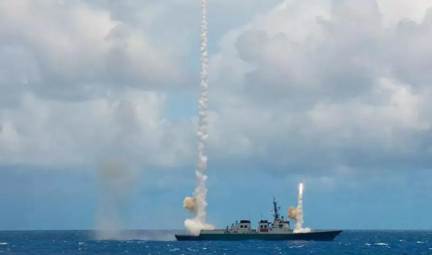 抹黑发财？韩国海军第二批“盾舰”即将下水，055面临日韩夹击