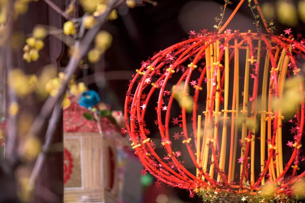 春节古诗词100首经典,10首春节诗词领略传统中国年