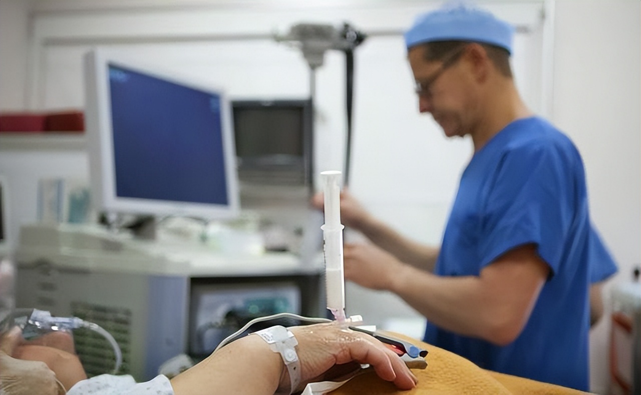 普通胃镜和无痛胃镜的区别是什么,普通胃镜和无痛胃镜的区别在哪里