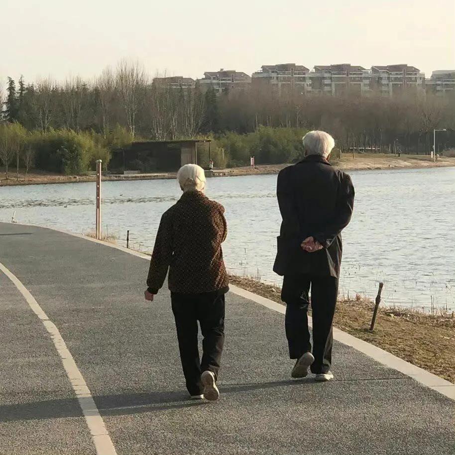 背景图黑色系高级感真人,背景图黑色系高级感人物