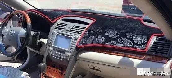 车内装饰四大傻,车上用什么装饰安全最好