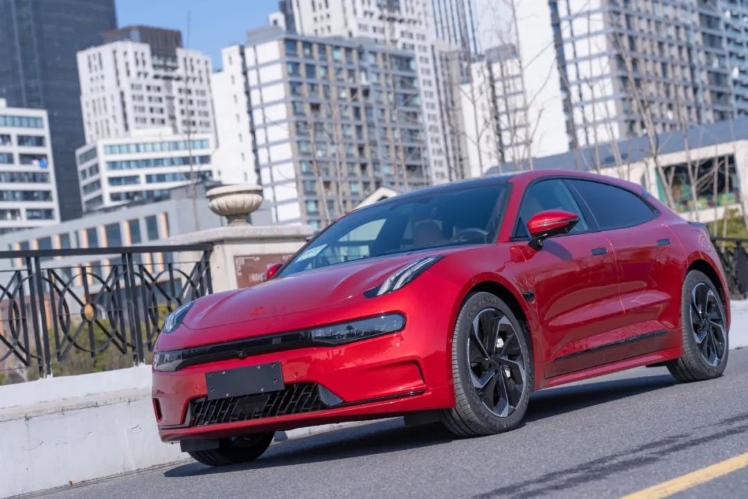 春卷又开车|朋友的极氪001能否让我“路人转粉”？