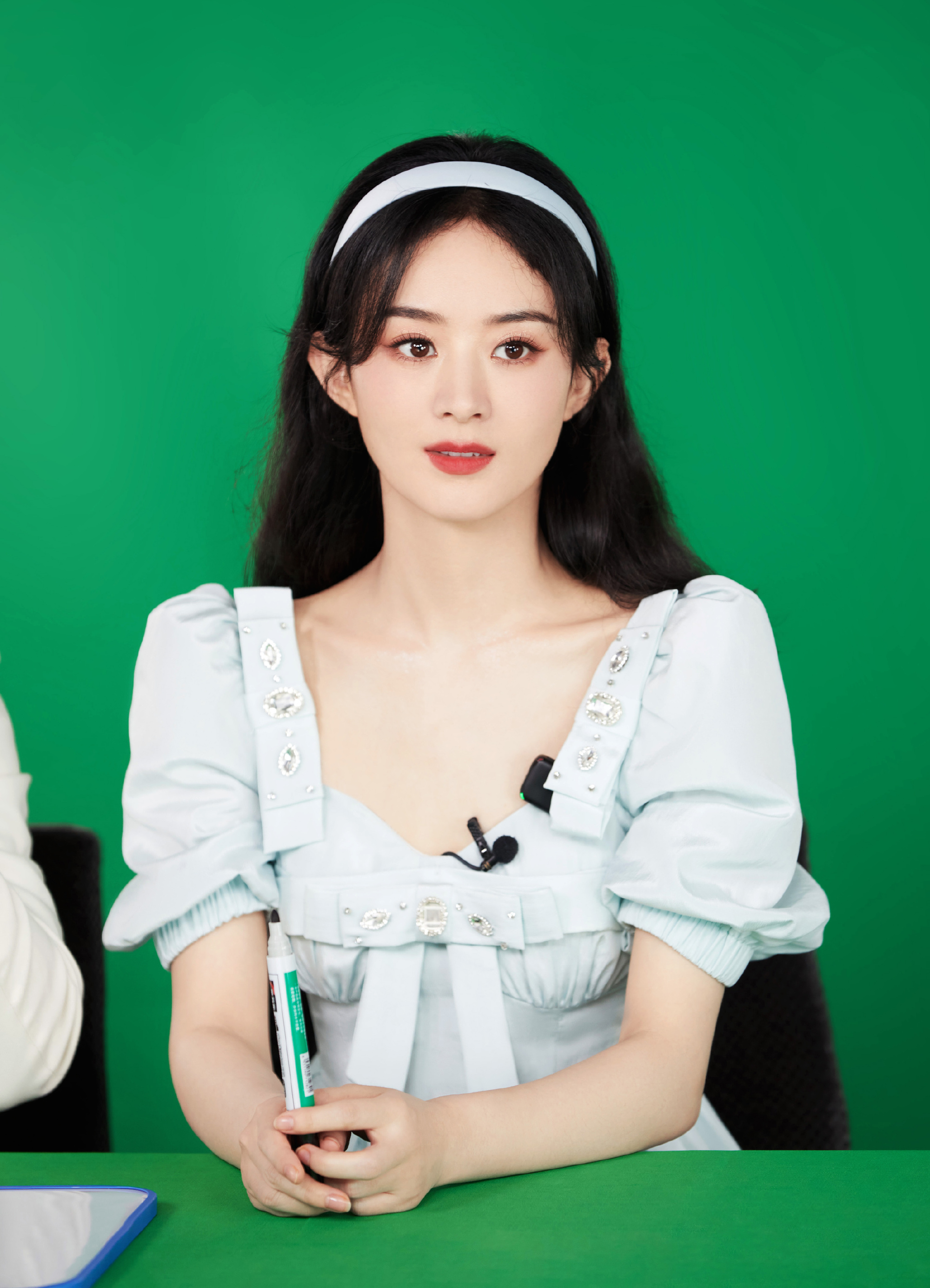 赵丽颖回怼爆料引网友爆笑,中央电视台节目主持人赵丽颖