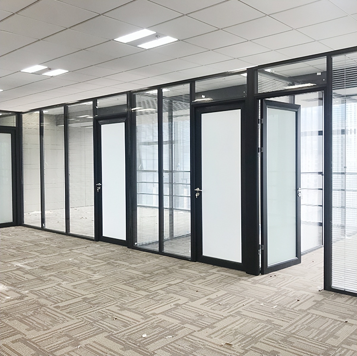 单玻百叶玻璃隔断装修设计,长宁区高端玻璃百叶隔断咨询问价