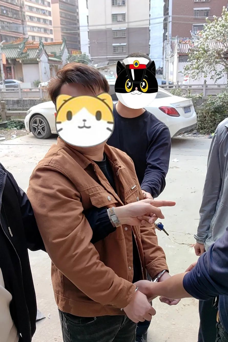 靖州警方抓赌新闻,宜州破获两起网络赌博案