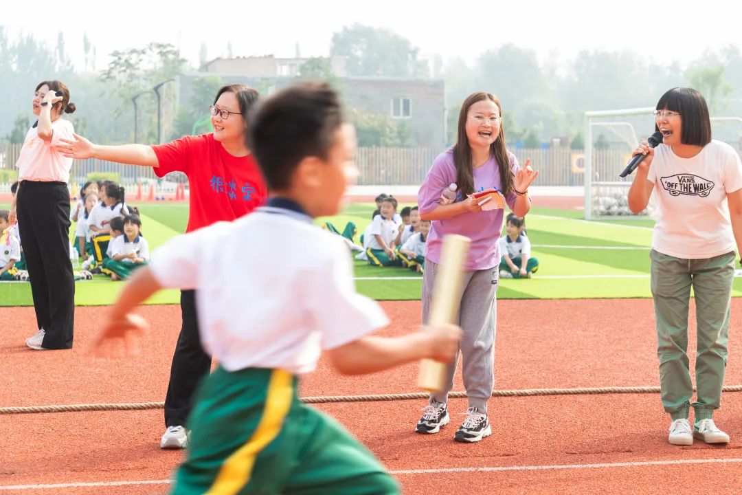 房山育新学校,喜迎二十大奋进新征程开启新时代