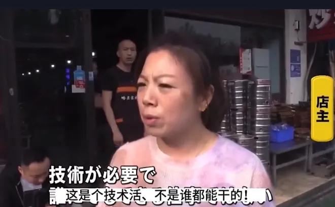 日本人淄博烧烤再度火爆出圈,日本人也来吃淄博烧烤了