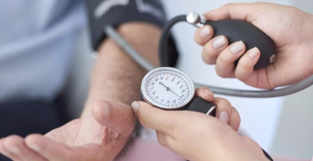 血管堵不堵劝你及时做好4件事,血管不好血难抽如何改善血管