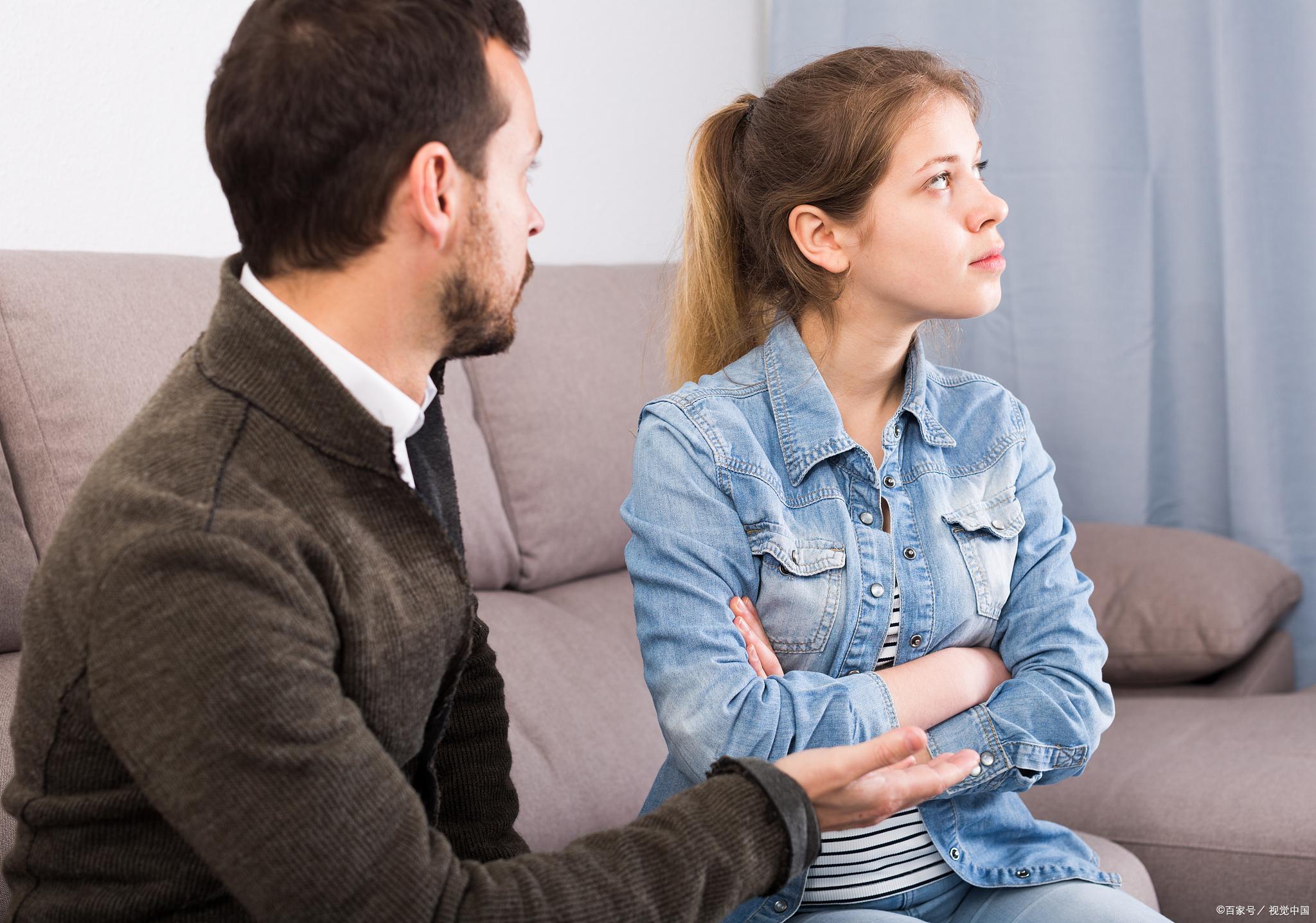 我岳父岳母65岁，财富自由，还在努力做事，我爸妈月月光，却躺平