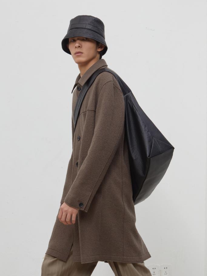 25岁男生宝藏衣服店铺,保暖年轻人的潮流男装