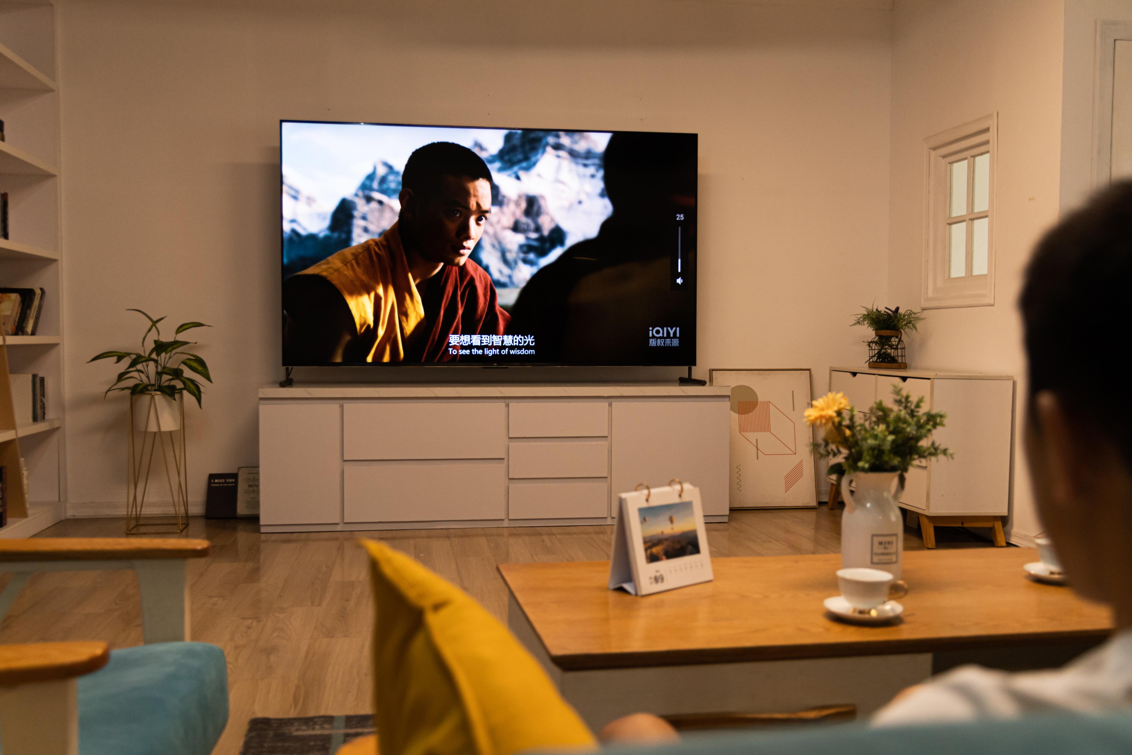 高端TCL电视画质测评：VA软屏*法大**好，质价比极高的千元大屏机