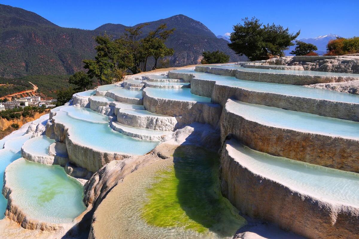 云南是一个非常神秘而美丽的地方,云南旅游最神奇的地方