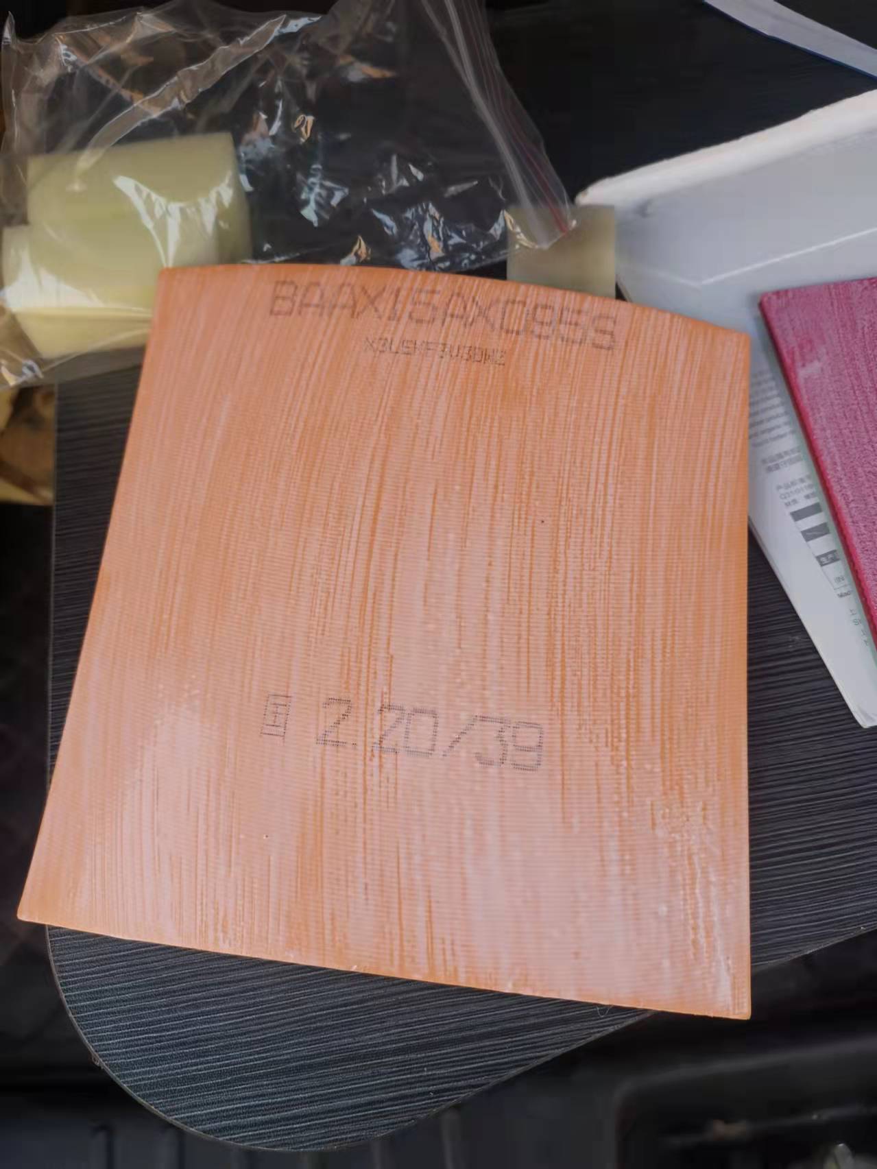 乒乓球粘拍只刷一层胶可以吗,乒乓球压拍技巧图解