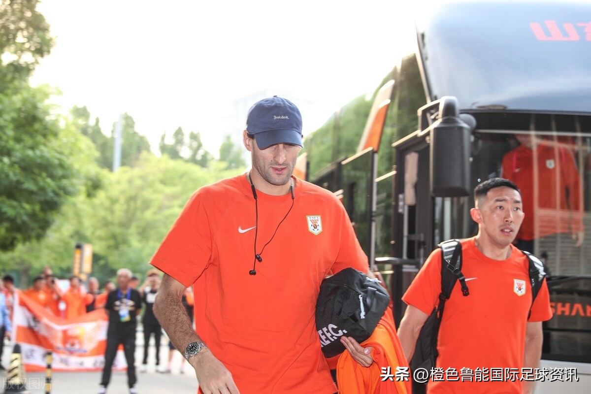 崔康熙什么时间执教泰山队,崔康熙泰山训练视频