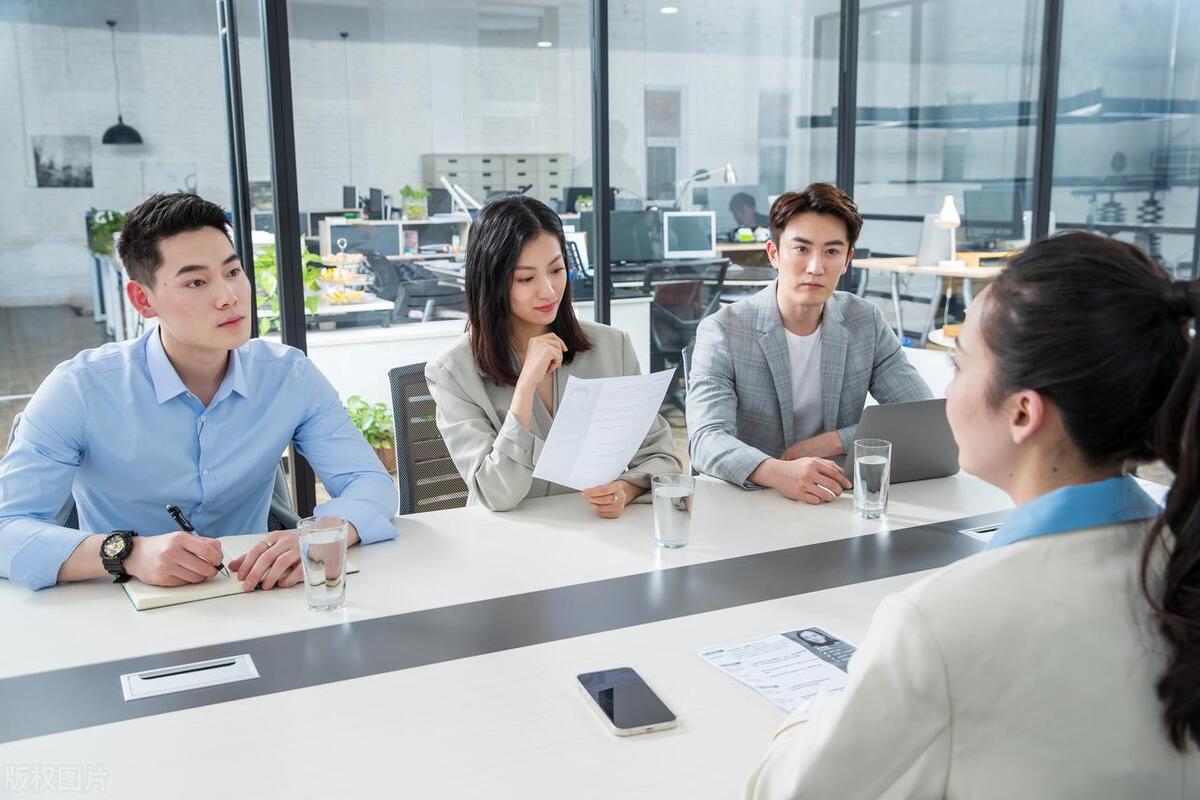 应届生如何选择第一份工作,从毕业到置业怎么选择