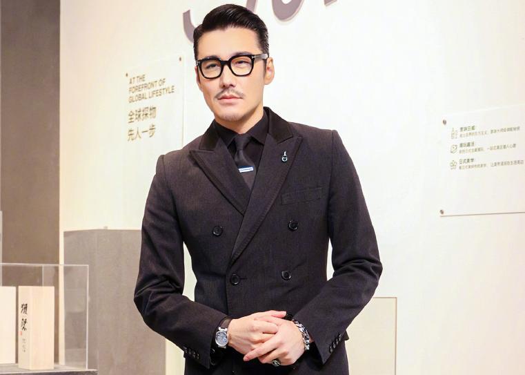 51岁胡兵变“小阳人”，不断咳嗽满脸憔悴，自责生病耽误工作