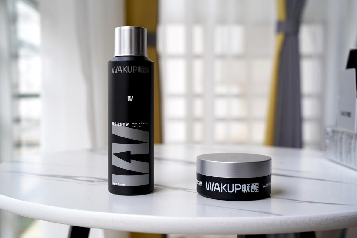 发蜡凝固了怎么处理干净头发,发质干枯毛躁去理发店怎么改善