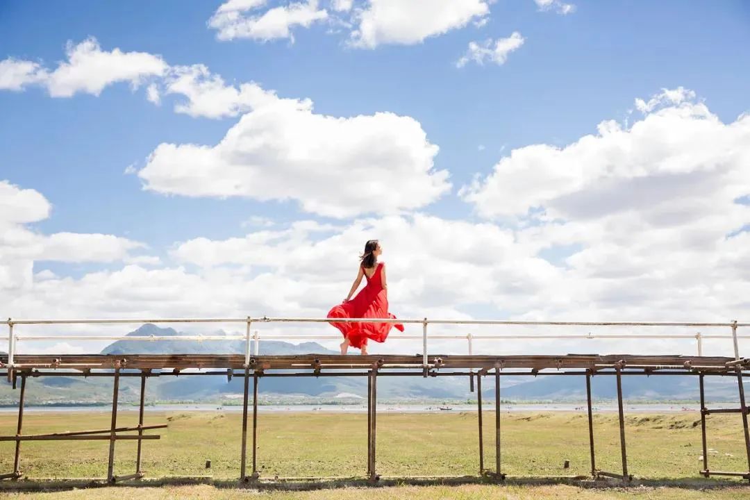 23年春晚马凡舒还主持吗,马凡舒24年央视春晚画面