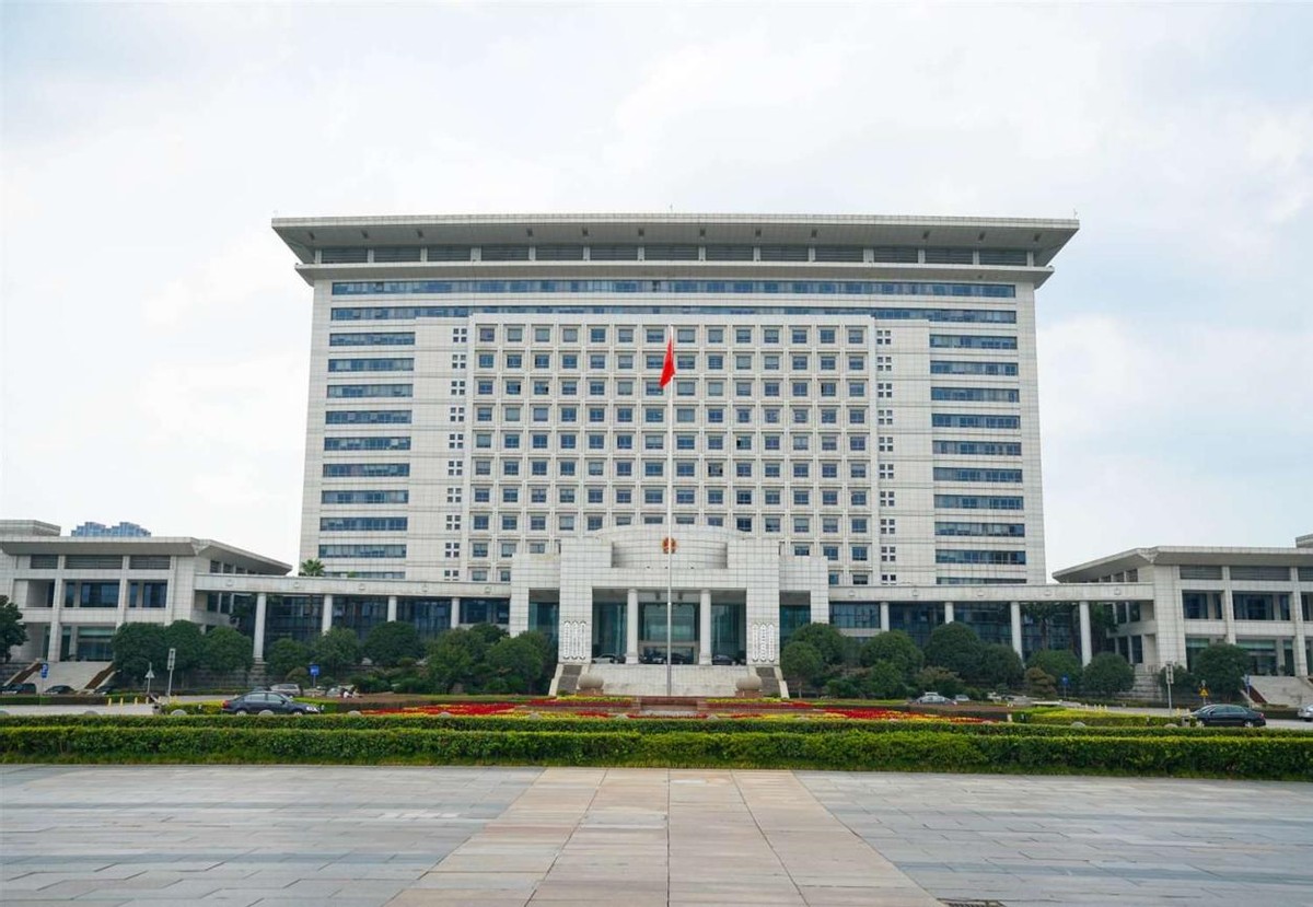 博士11天捐精5次猝死，家属要求400万赔偿，责任谁来承担？