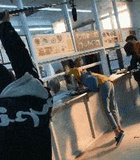 丝袜上可以纹身吗,穿丝袜能看出来纹身吗