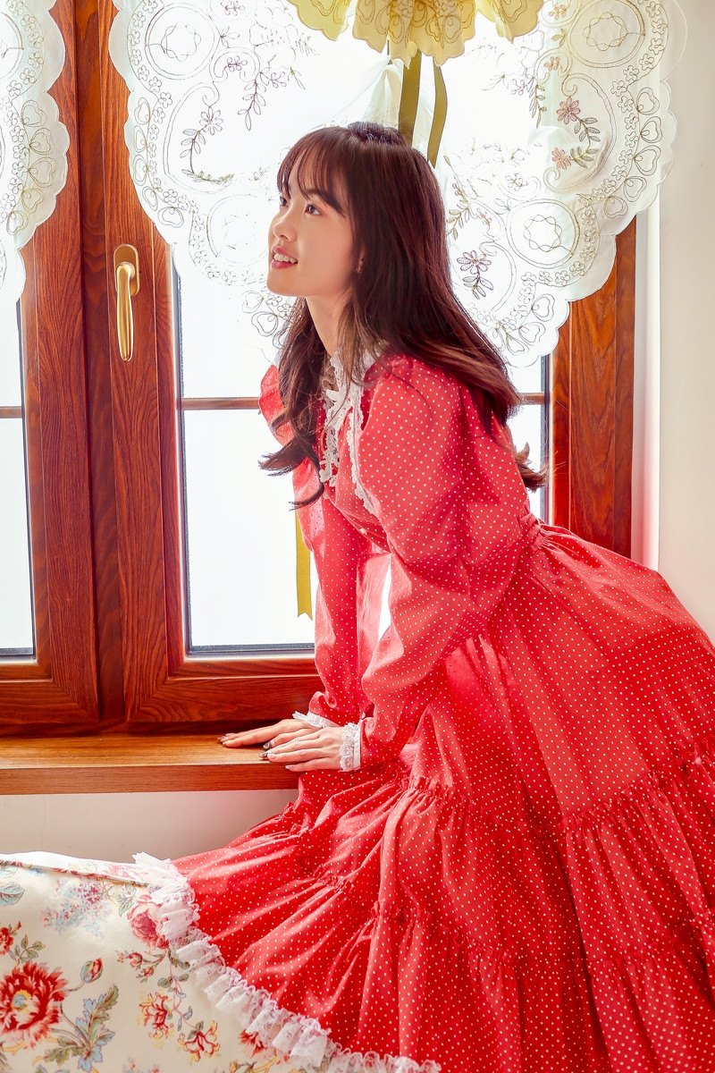 红色萝莉裙女孩动漫图片,粉色萝莉公主裙18岁女孩