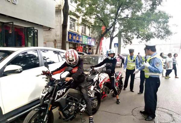 驾照被吊销可以考摩托车的驾照吗,摩托车驾照被吊销多久可以重新考