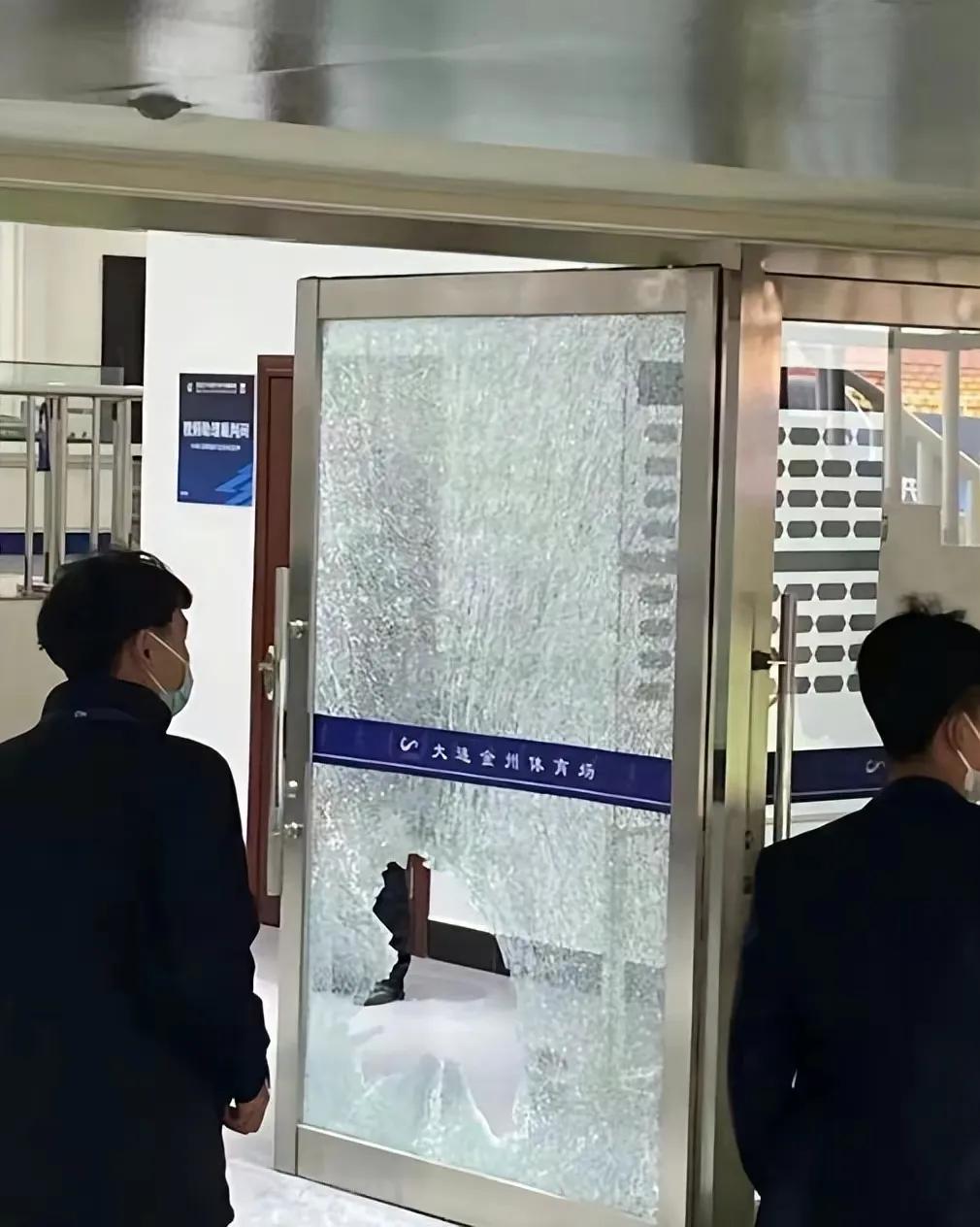 足球18年十张另类红牌,功夫足球16比1