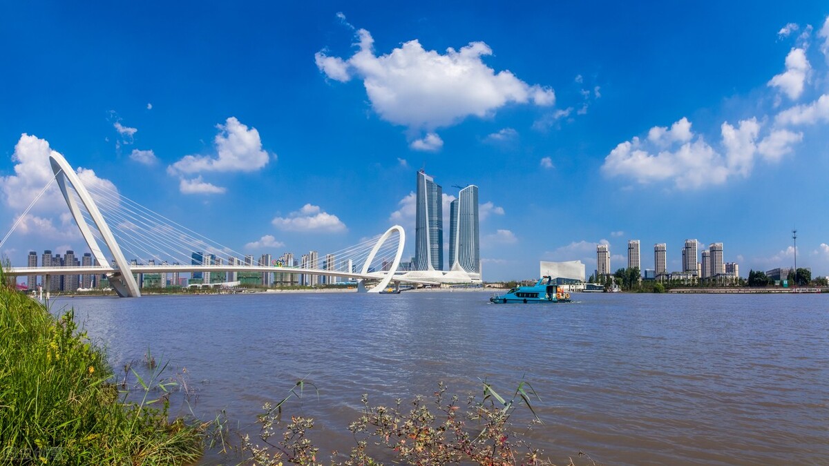 南京是中国特大城市还是超大城市,中央确定无锡为长三角中心城市