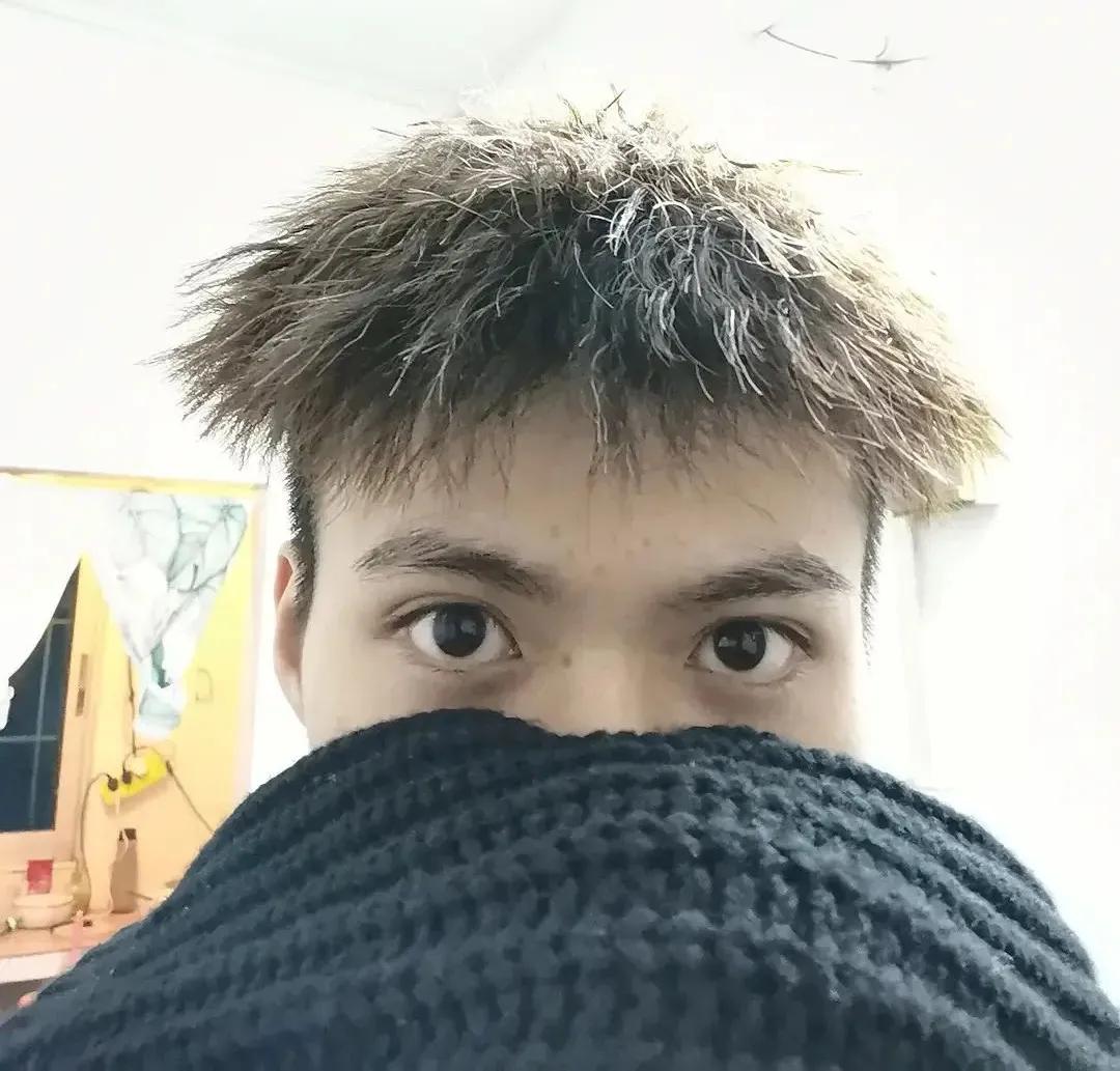 花200块钱烫的头,花二百块钱烫头