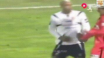 盘点足坛的搞笑迷惑瞬间,世界足球史上最搞笑的瞬间