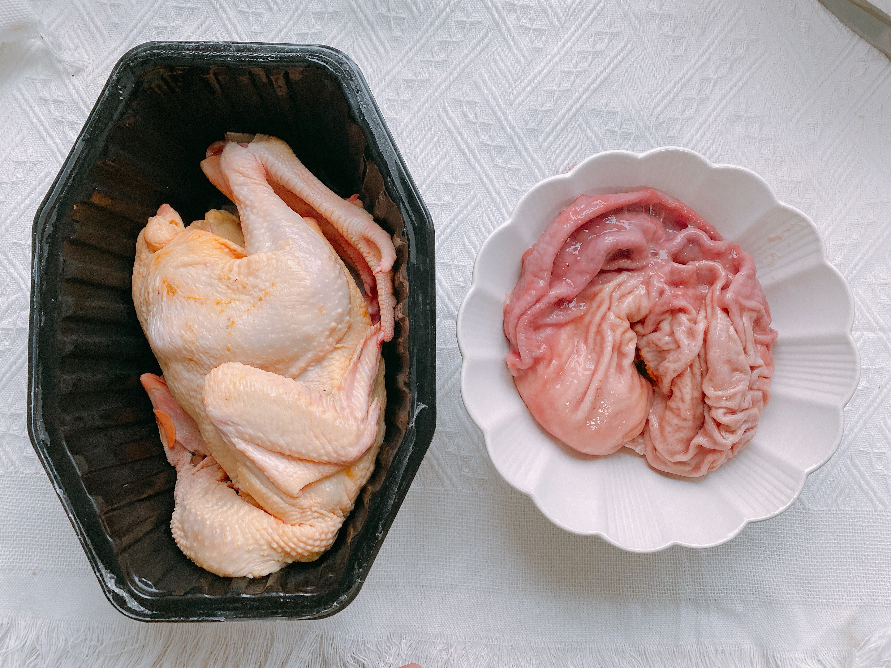 冬天猪肚鸡汤炖什么最补,暖胃驱寒的胡椒猪肚鸡汤