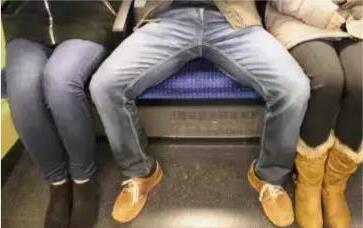 涓轰粈涔堝コ鐢熶笉鑳藉弶鑵垮潗,濂崇敓鍧愬Э浜ゅ弶鑵垮潗濂藉悧