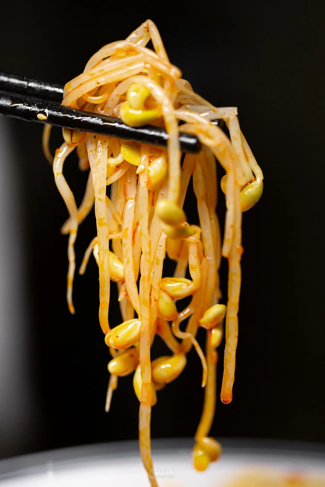 朋友带了特产给我吃要怎么感谢,朋友送的吃的吃出了家乡的味道