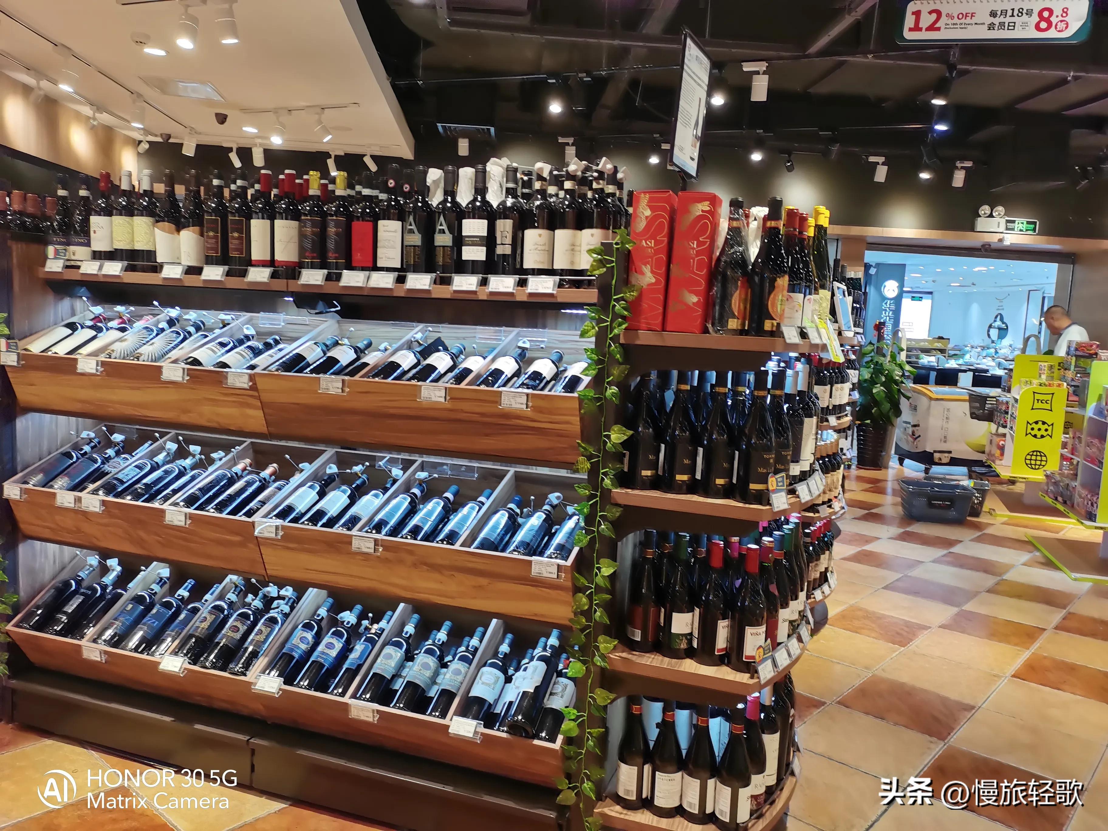 三亚购物必去的人气夏日商场,三亚夏日百货美发店