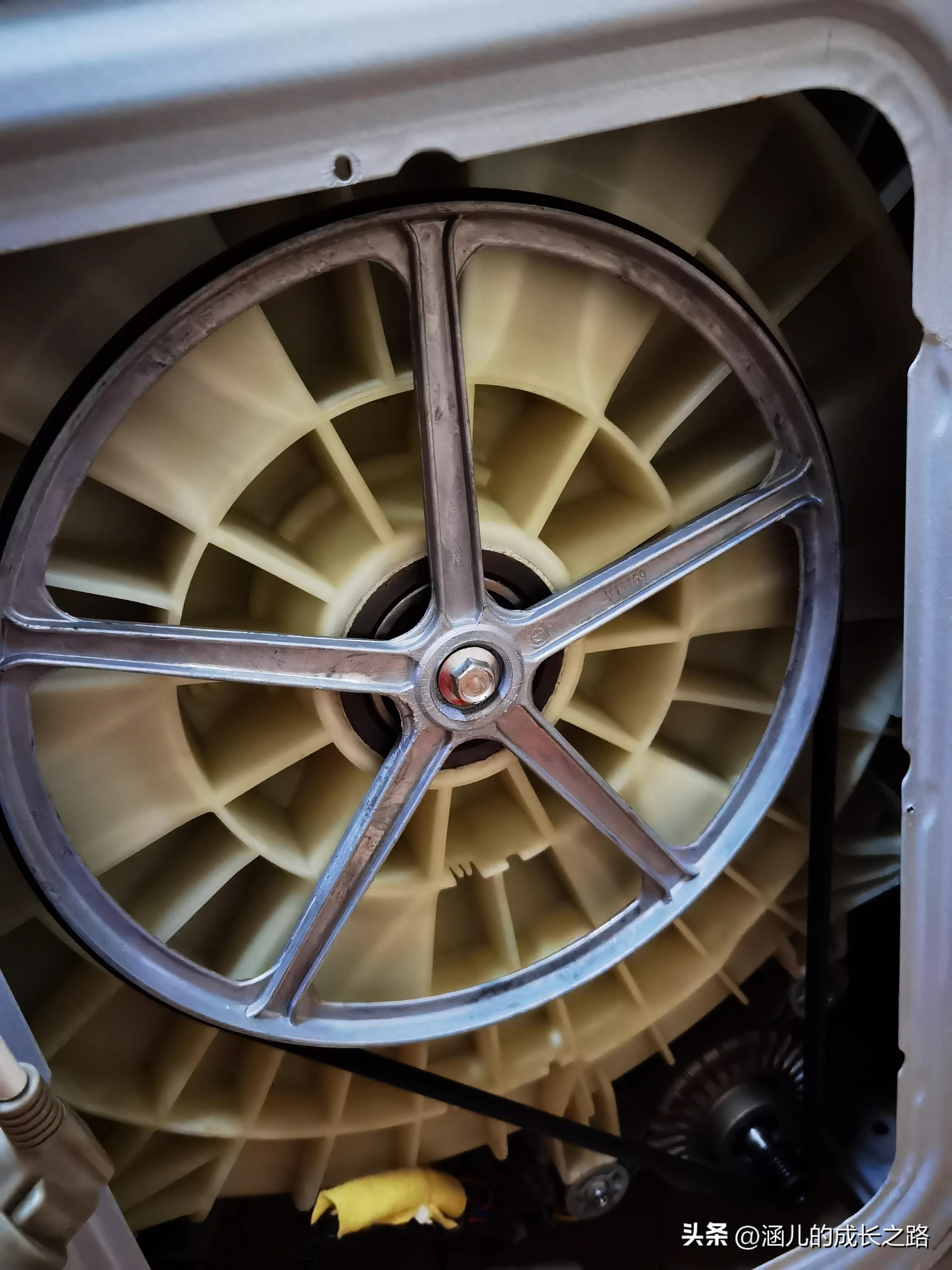 滚筒洗衣机滚筒旋转异响怎么回事,滚筒洗衣机滚筒转动异响怎么修