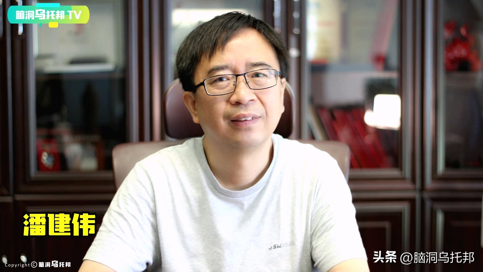 到底是什么实验让爱因斯坦质疑了,有什么实验证明这个世界是假的