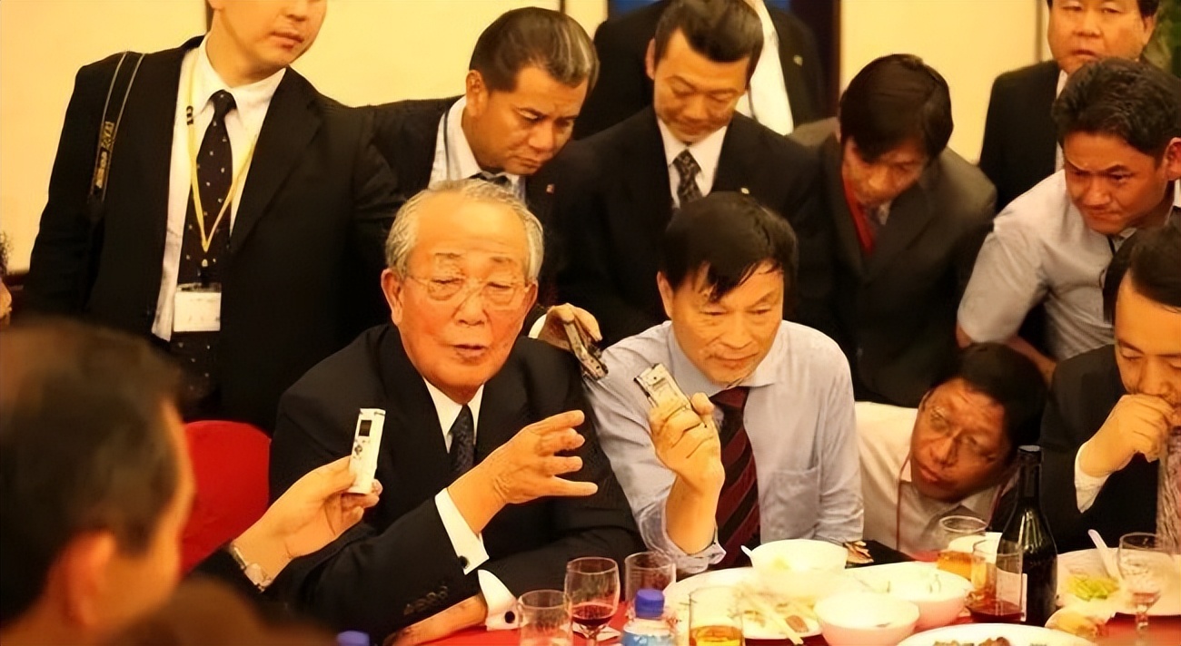 稻盛和夫每天应该如何反省自己,稻盛和夫时时反省不忘磨砺人格