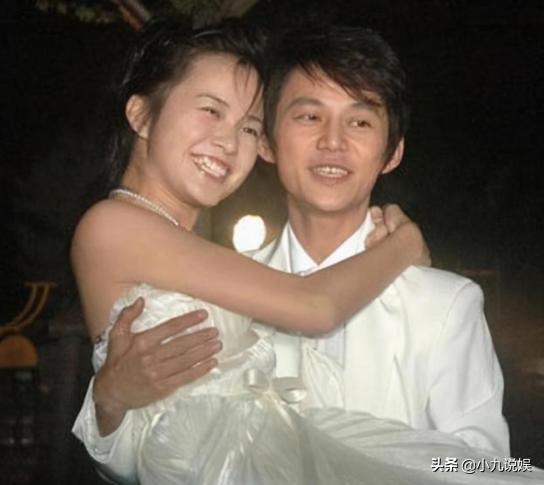 何炅老婆是谁？网友爆料两人早就隐婚多年，还晒出同行的照片