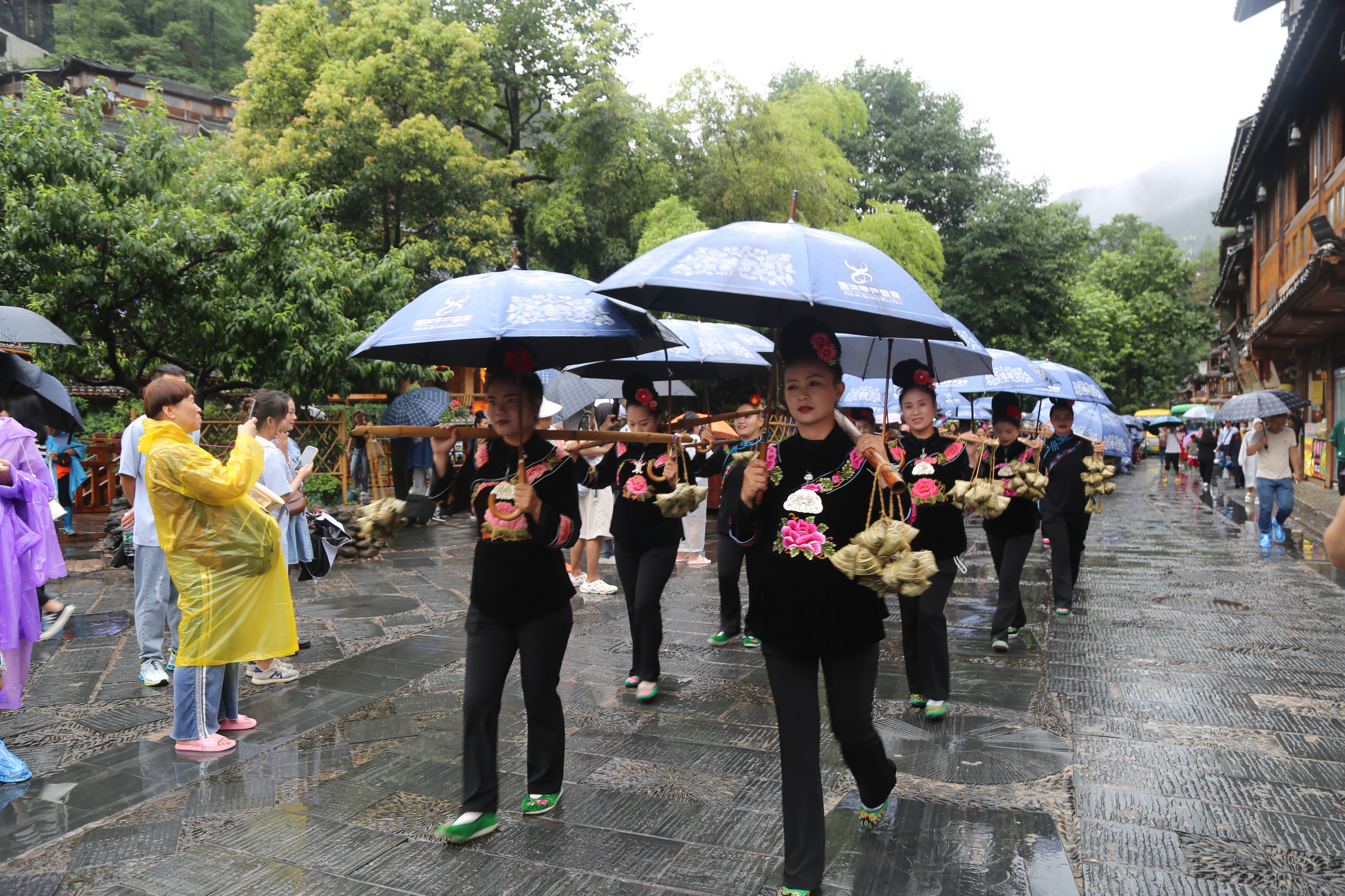 江口端午节包粽子比赛,端午节这场包粽子比赛热闹又温馨