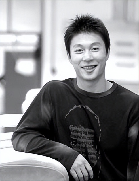 “只讲英文”李安琪：嫁*小鹏李**13年，从不说中文，哪来的优越感？