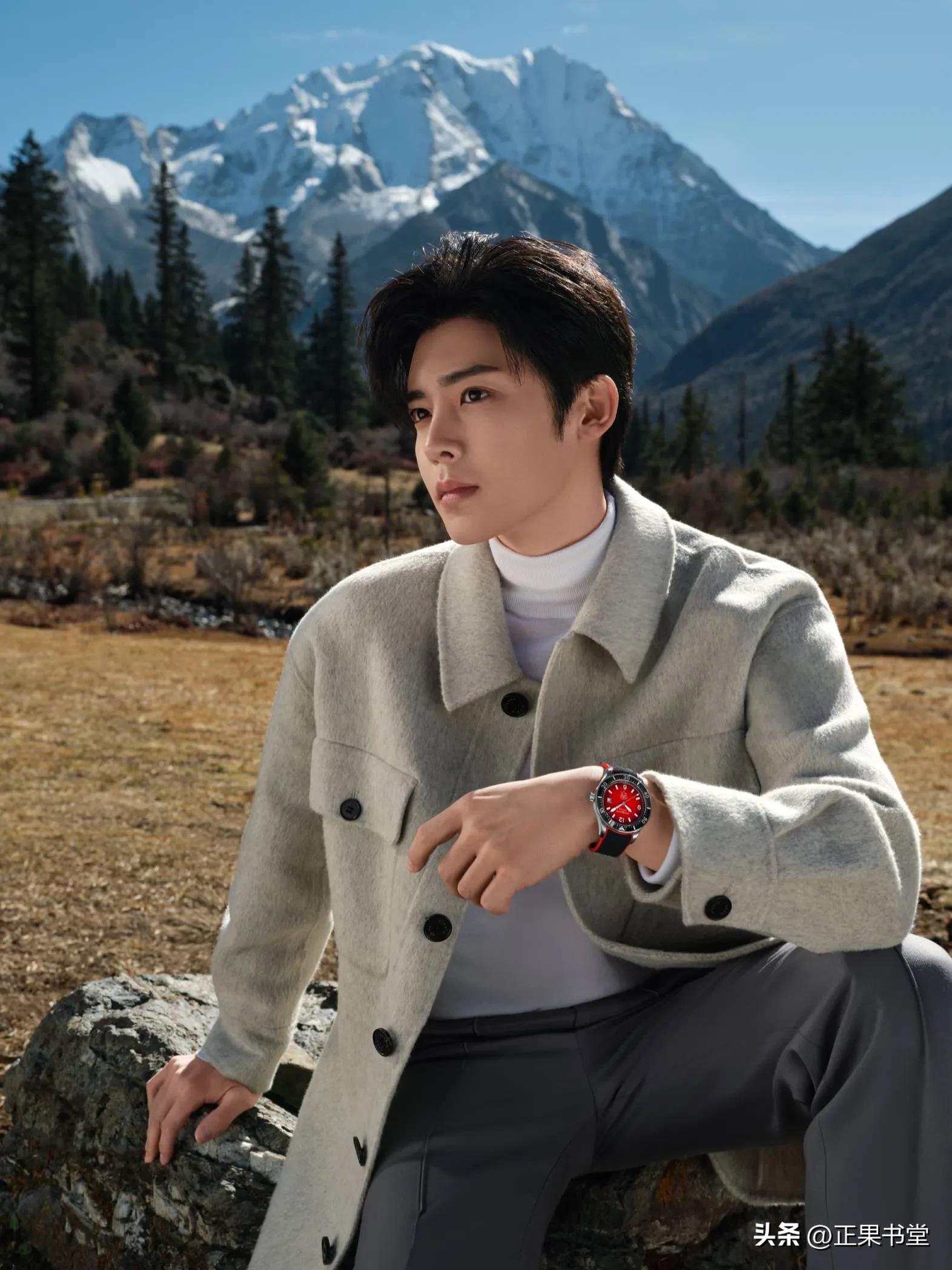 瑞霞焕彩卯兔逐春万宝龙品牌挚友侯明昊演绎中国新年特别款系列