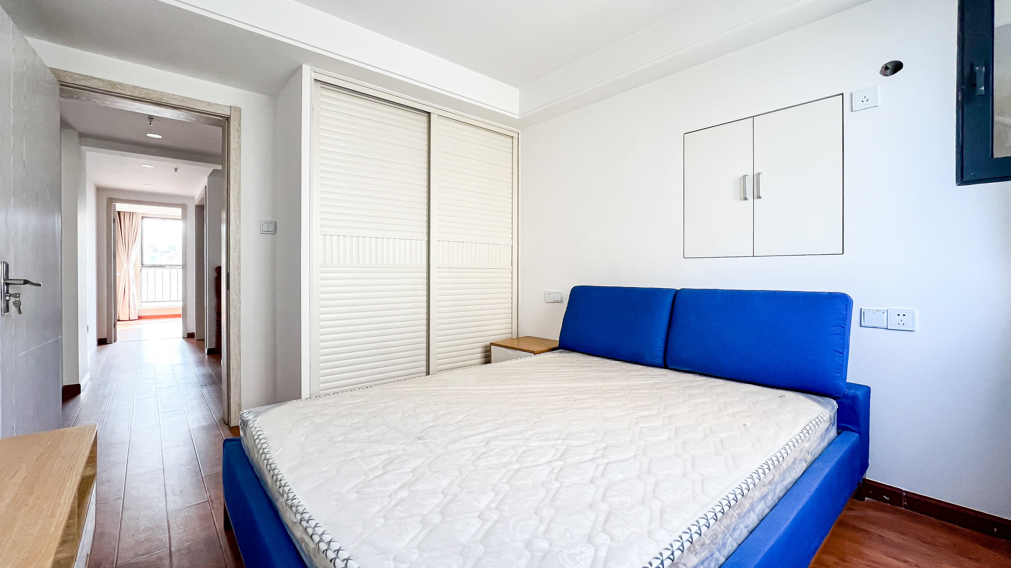 在国外买了个小房子,买了小房子的文案