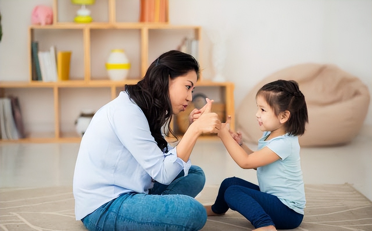 从小“咬指甲”的孩子，长大后怎么样了？一般逃不掉3种结局