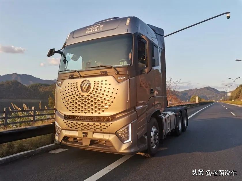 欧曼银河x15发动机试驾,9.6米冷藏车欧曼银河试驾感受