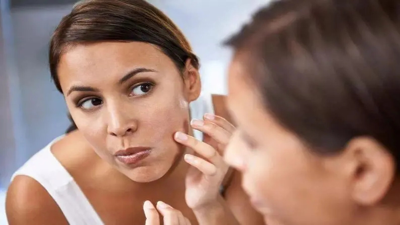 为什么月经完了还有红色分泌物,为什么月经完了会有褐色的白带