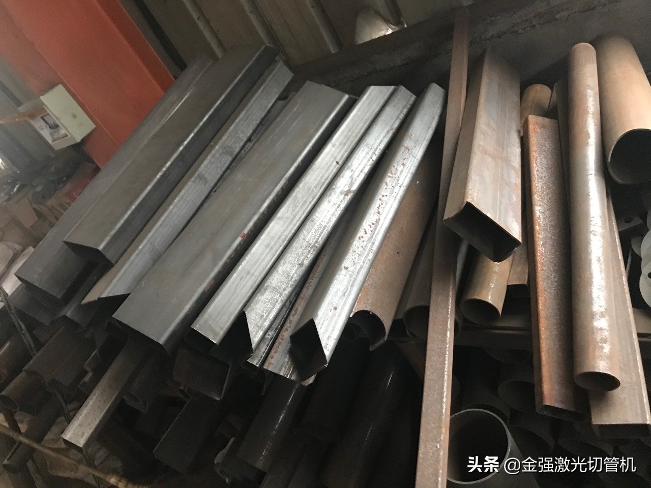 激光切割设备哪个厂家好些,价格上百万的设备