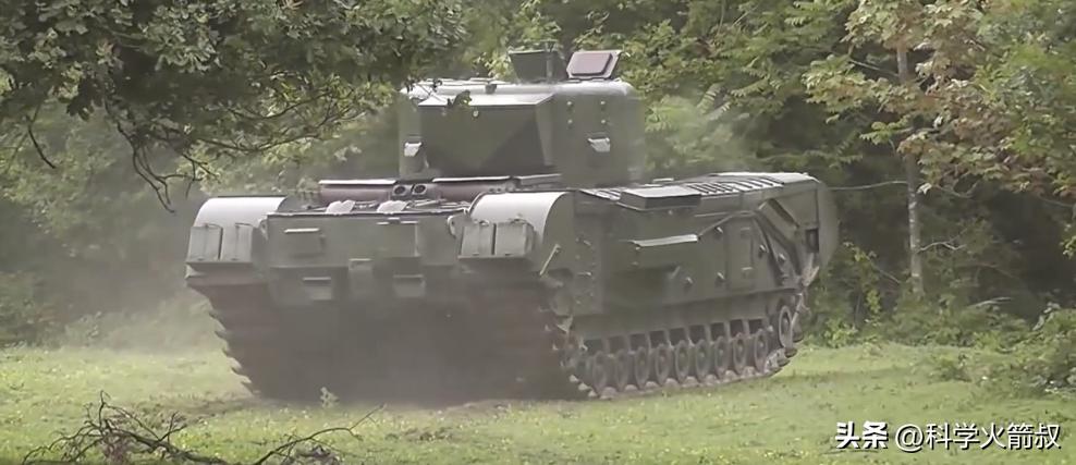 二战德国坦克为什么用交替负重轮,为什么德国虎式坦克比较厉害