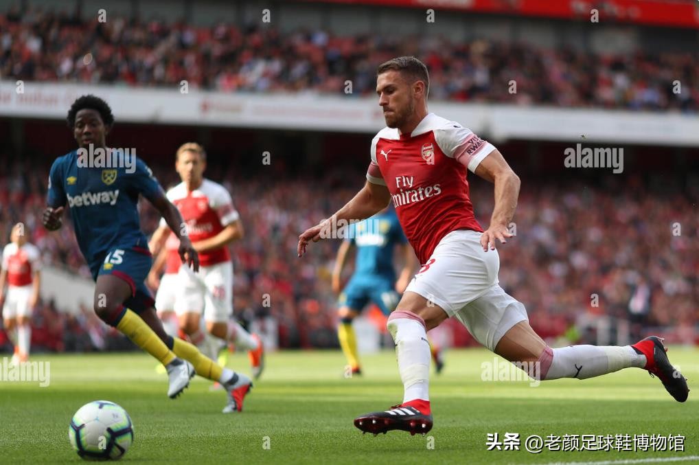 曼联英格兰队双料队长代言，最先将碳板植入足球鞋的品牌是它