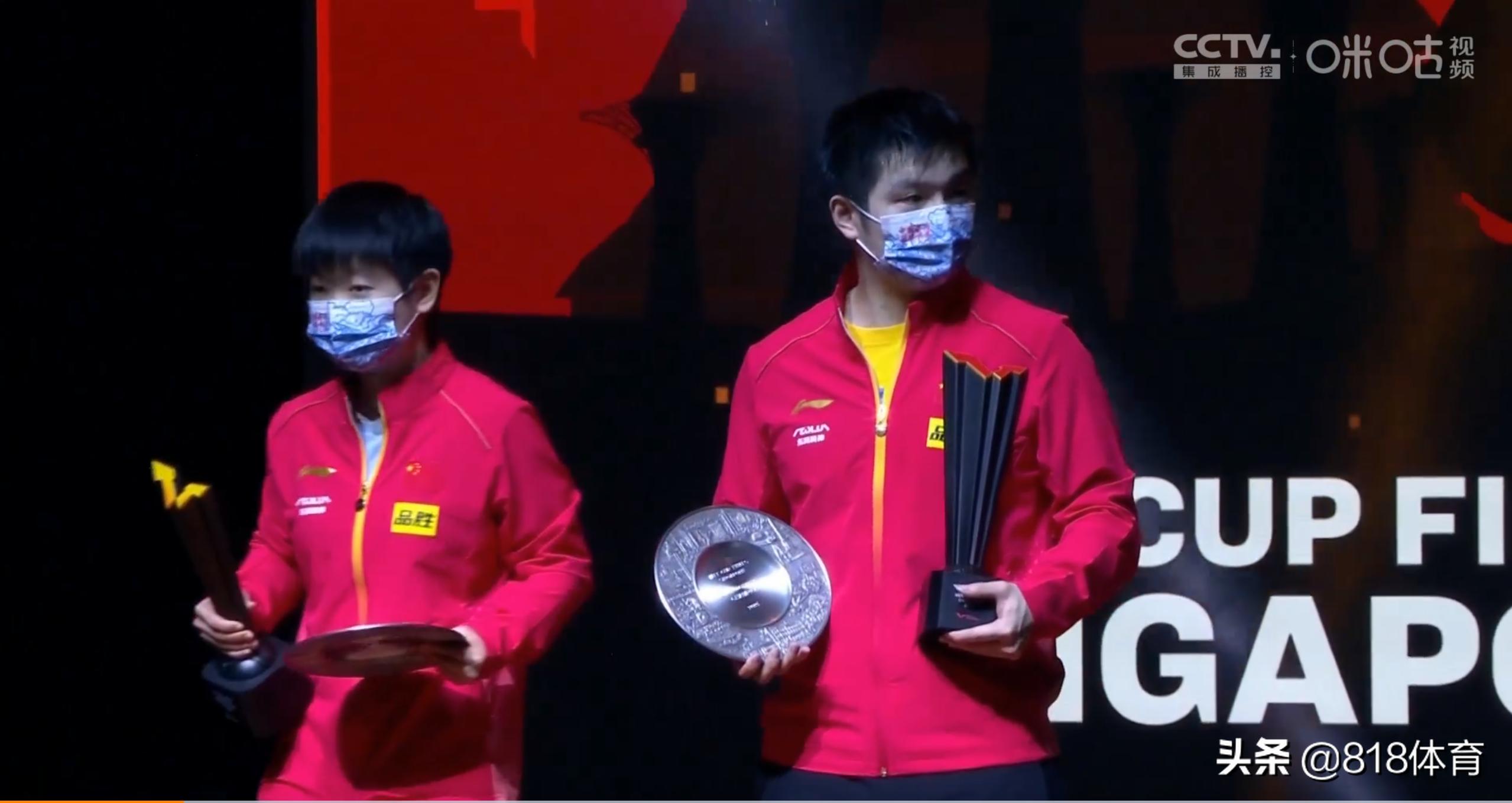 王楚钦樊振东憨憨视频,樊振东孙颖莎颁奖礼合照